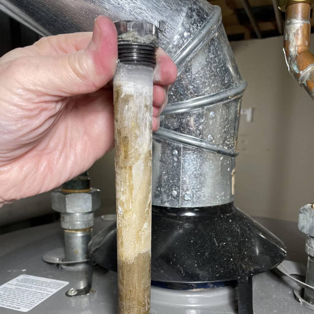 tech replacing anode rod replacement